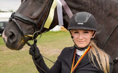 Ronja Regele –  Eine junge Reiterin, die mutig ihr Handicap überwand